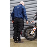 Rainblock-zip-rear.jpg