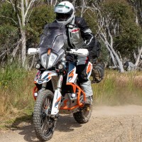 andy-strapz-ktm890.jpg